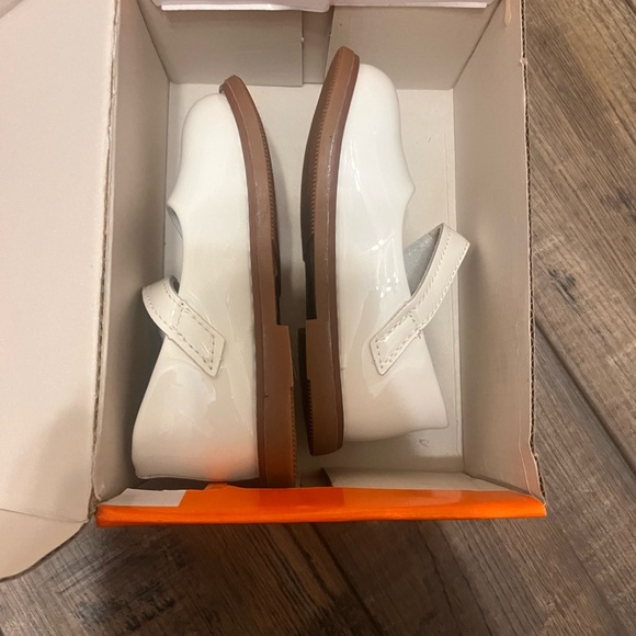 Classic White Kids Mary Jane Shoes - Picture 4 of 4